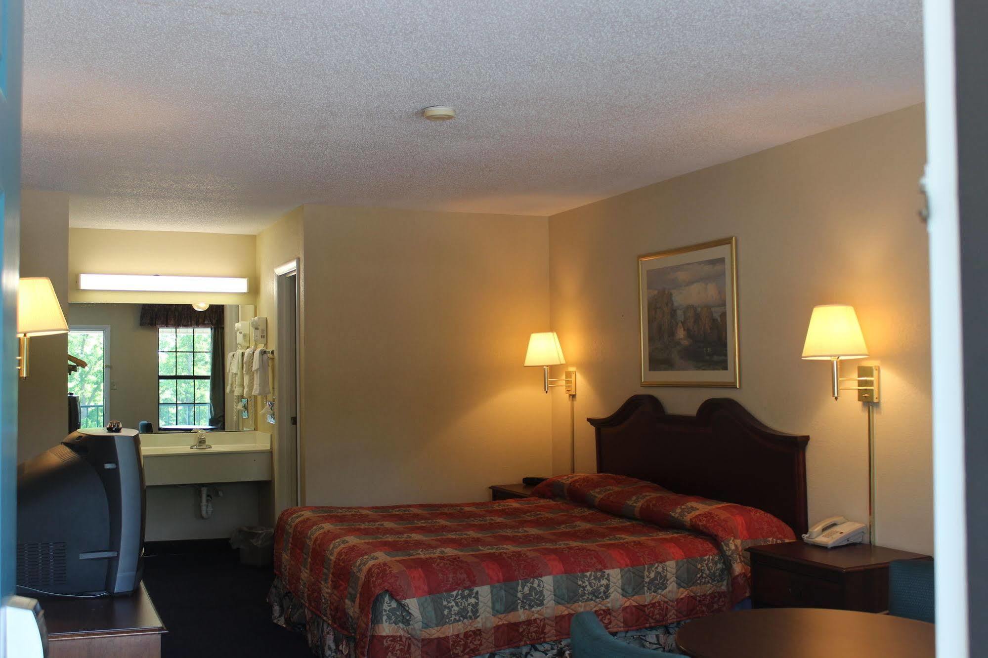 Deer Acres Inn Monroe Exterior photo